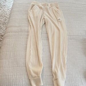 ALO women small ribbed cream joggers